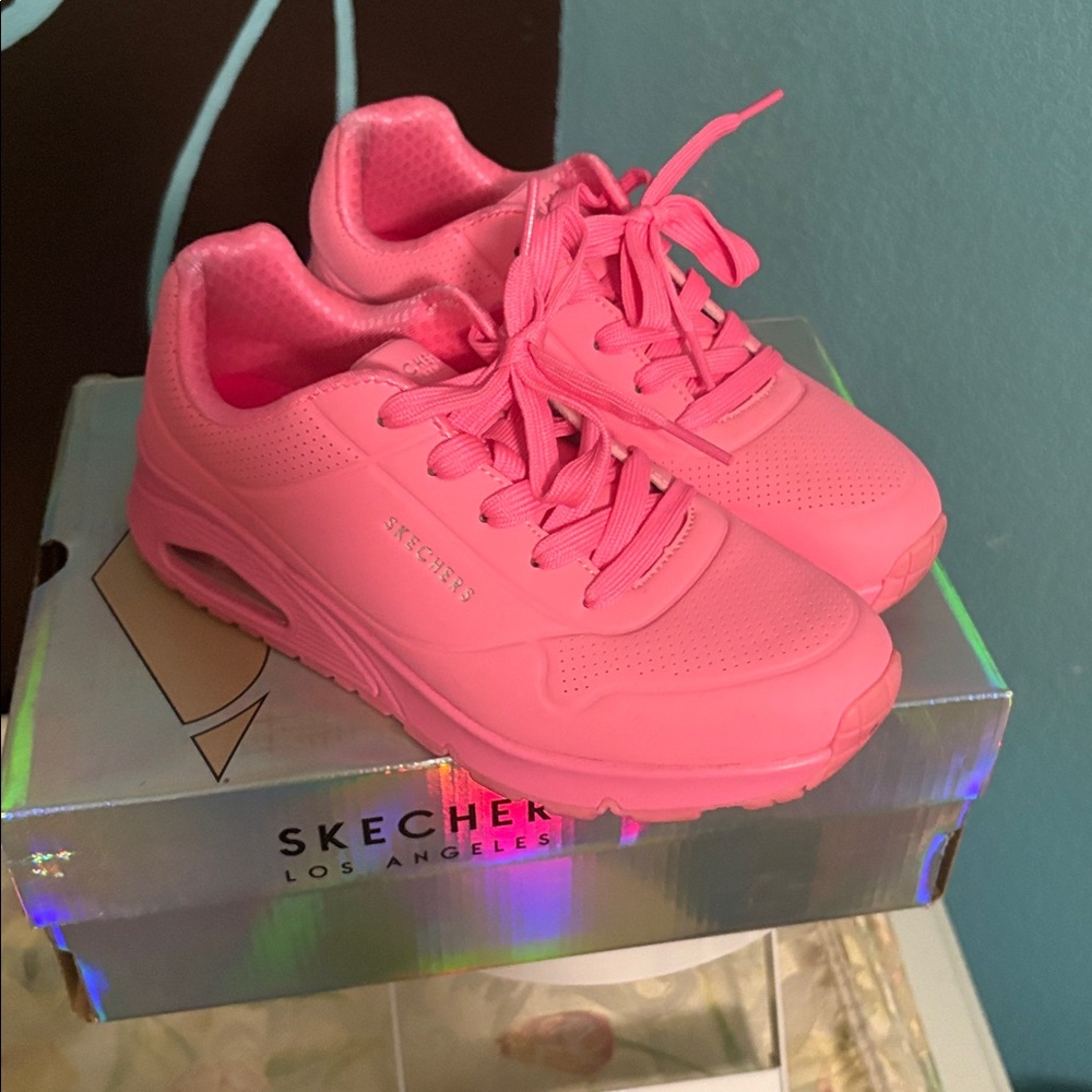 Skechers Neon Pink Sneakers